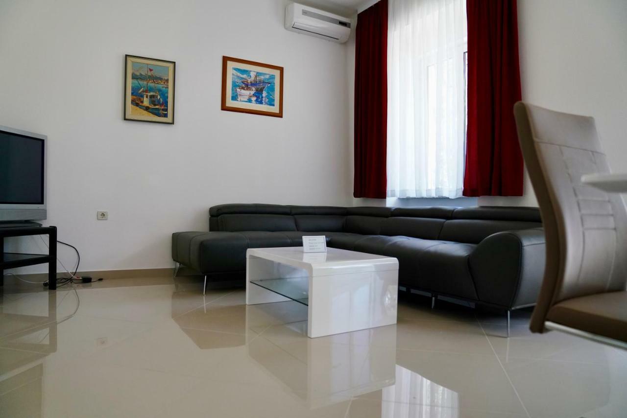 Sesar Apartments Krk - No. 1 Iva Veglia Exterior foto